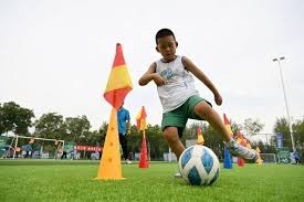 篮球NBA裁判承认关键球判罚存在问题